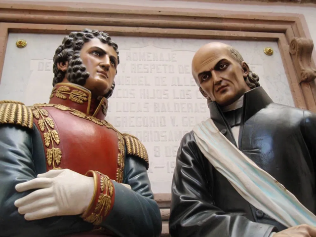 Ignacio Allende intercepta la orden de aprehensión y se mueve con Hidalgo para levantarse en armas.