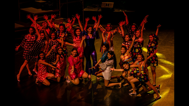 Obra de teatro "La vida es mejor cantando"