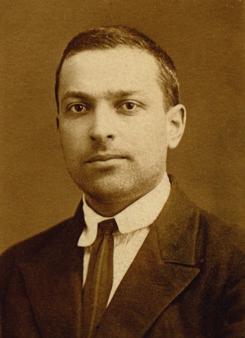 Nace Lev Vigotsky