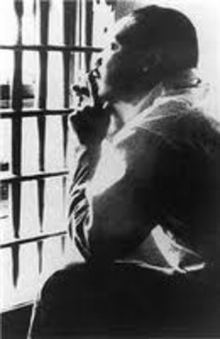 MLK writes Letter from a Birmingham jail