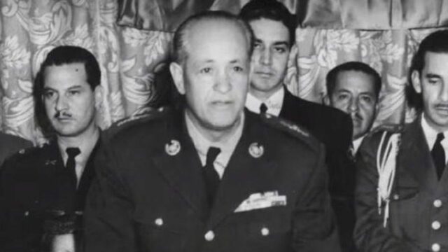 Rojas Pinilla es ascendido a general