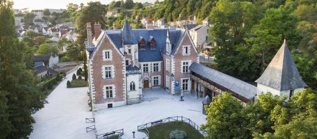 Muore a Parigi, Amboise