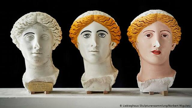 Trinity, Maxi Mostra di Francesco Vezzoli