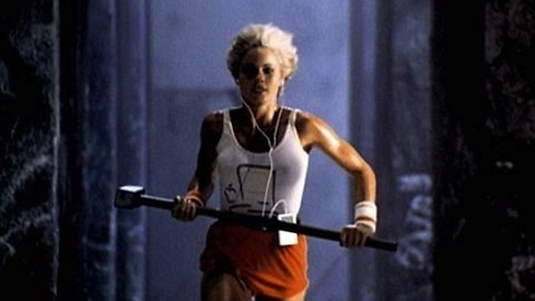 Apple establece un precedente en el Super Bowl con el anuncio de televisión más caro, dirigido por Ridley Scott costo a Macintosh US$ 900.000.