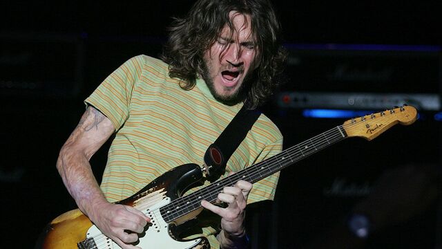 John Frusciante joins The Red Hot Chili Peppers again
