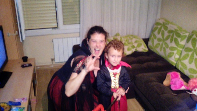 SANTUTASUN GUZTIAK BEZPERAN HALLOWWEEN