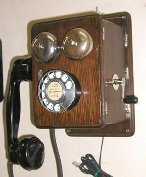 1920 INVENCION DEL TELEFONO
