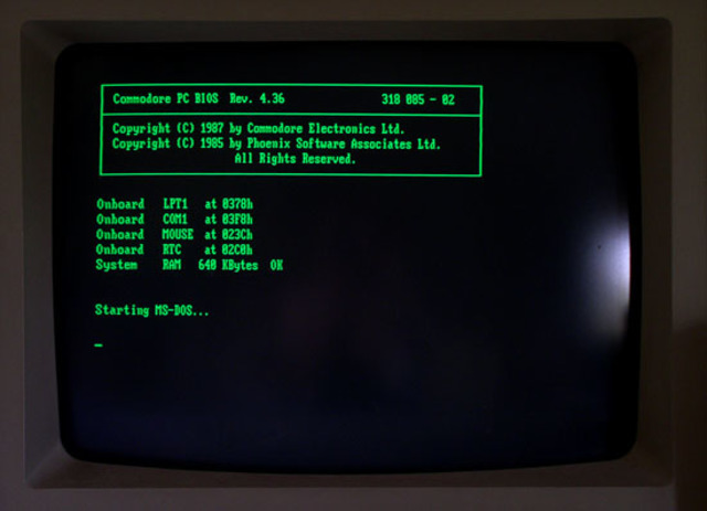 COMMODORE DOS