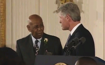 Presidente de Estados Unidos pide perdón