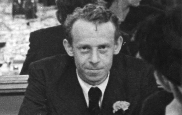 En 1928, G. Politzer