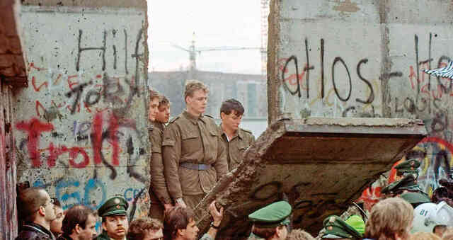 CAIDA DEL MURO DE BERLÍN