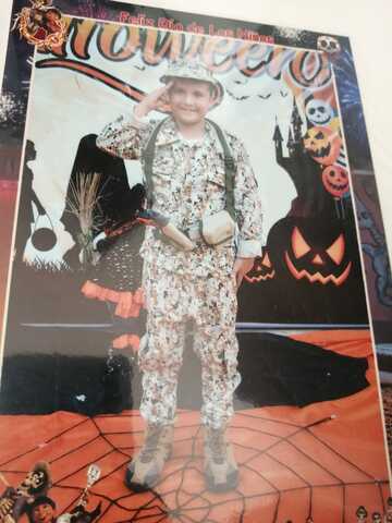 DISFRAZADO DE MILITAR