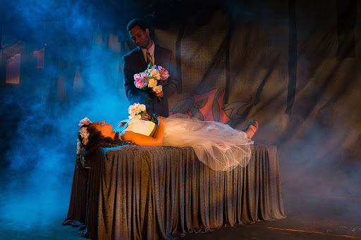 Paris finds Juliet in the tomb