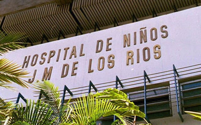 Comienza la residencia en el Hospital J.M. de los Ríos” de Caracas, dirigida por Anita Molina.