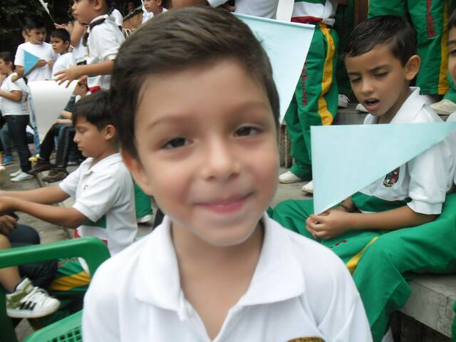 Celebrando en mi colegio