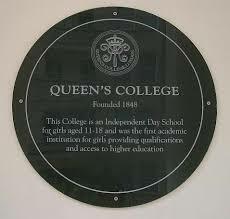 Es funda el Queen's College