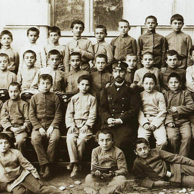 Timeline: Краткая биография Маяковского.