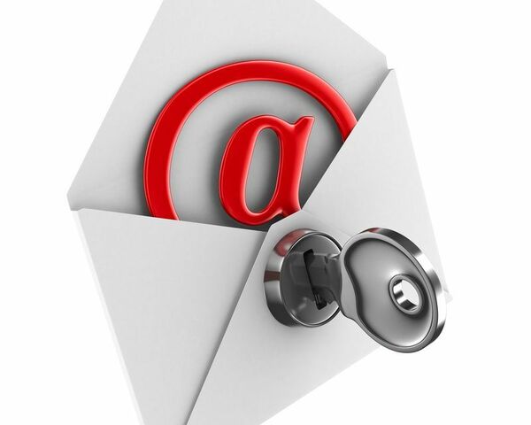 Se diseño el primer sistema para intercambiar correos electrónicos