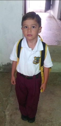 Siempre listo para salir al Colegio..