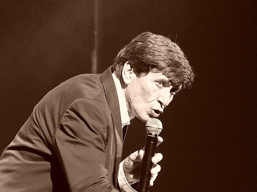 Gianni Morandi - Fatti mandare dalla mamma a prendere il latte