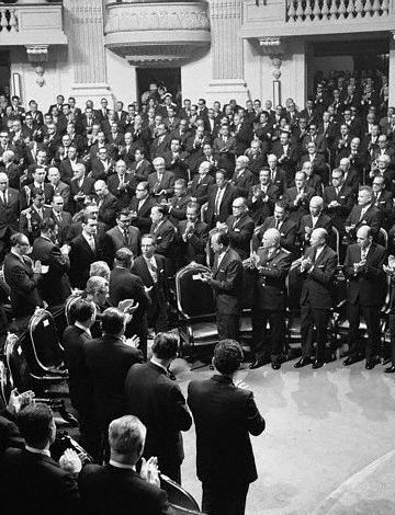 Se Crean Diputados de Partido.