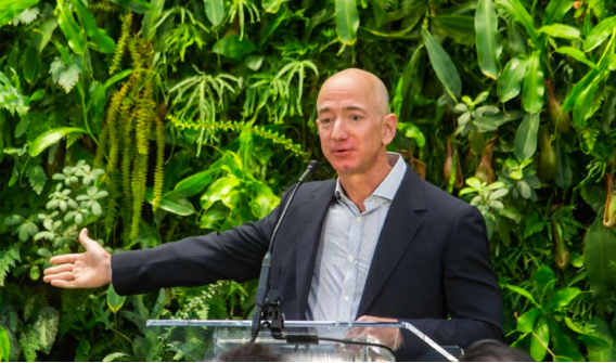 Bezos dejará de ser CEO