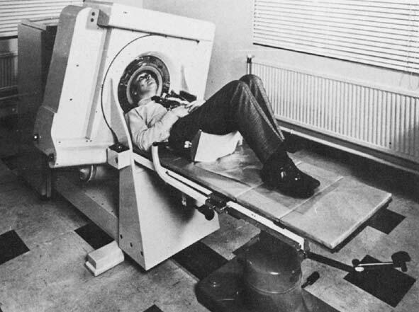 G.M Hounsfield crea el primer Tac