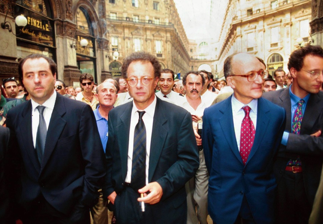 Inizio dell'inchiesta "Mani Pulite" detta anche "Tangentopoli"