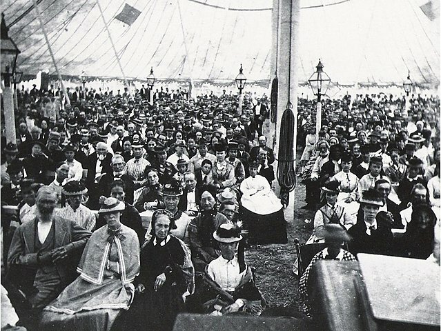 Primeras conferencias "intensas" del estudio de la Biblia.