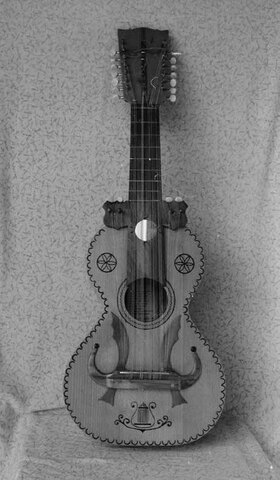 GUITARRA DEL RENACIMIENTO DEL BARROCO