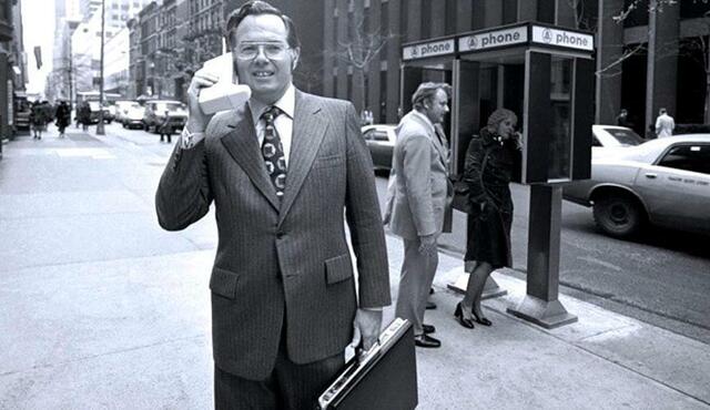 Motorola. primera llamada telefónica.