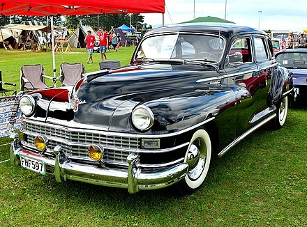 REDISEÑO MENOR EN NEUMÁTICOS, MOLDURAS Y PANEL DE INSTRUMENTOS, MIENTRAS QUE LOS PRIMEROS