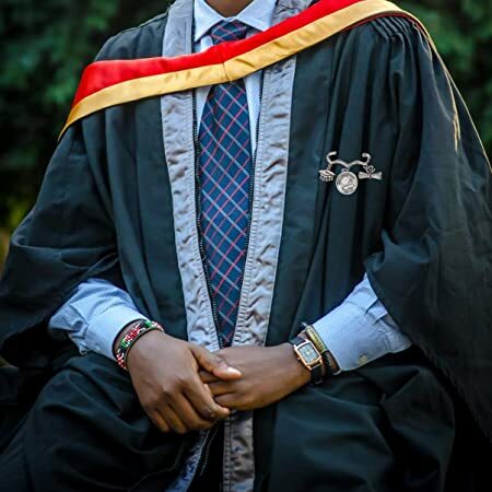 SE GRADÚA Y SE MUDA DE CIUDAD.