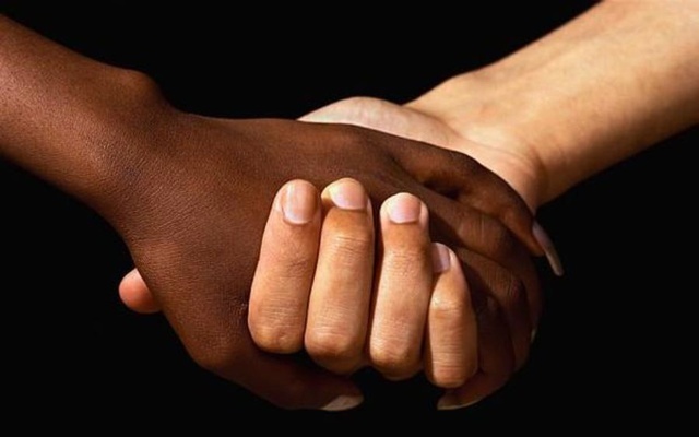 Fiscalía avanza en nuevo enfoque para impulsar investigaciones por actos de racismo, discriminación y hostigamiento.