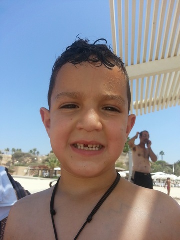 נפלה לי שן ראשונה