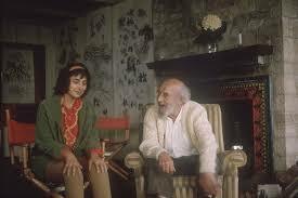 Fritz acepta instalarse como residente en un centro de desarrollo del potencial humano proponiendo talleres de demostración, y una capacitación profesional en Gestalt