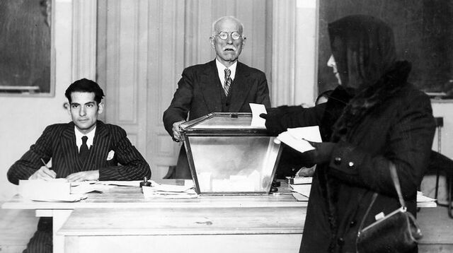 s'estén l'edat del dret de vot de dones