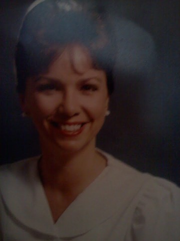Mom graduates nursing school