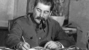 STALIN ES CONVERTEIX EN SECRETARI GENERAL