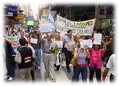 Argentina 2001 después de su crisis económica e institucional.