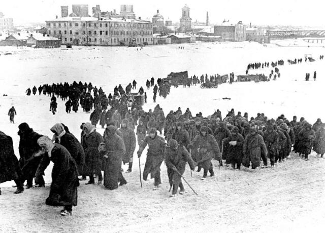 Tyskland invaderer Sovjet