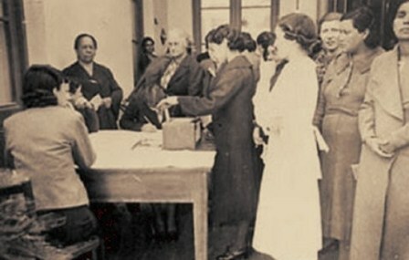 EVOLUCIÓN EN 1951 EJERCE EL VOTO LA MUJER