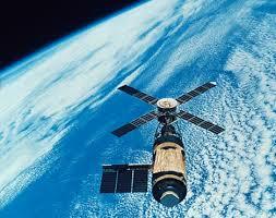 Kepler utiliza el termino satélite