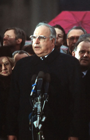 Kohl annuncia libere elezioni per l'Assemblea Costituente Tedesca