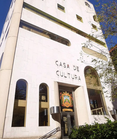 Asamblea de vecinos en la Casa de la Cultura