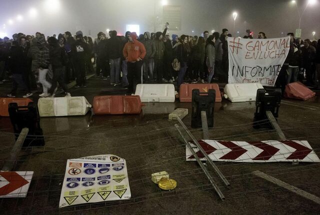 Más manifestaciones y actos vandálicos por la noche
