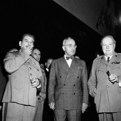 Timeline: IIms konverentsid ja lepingud