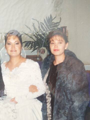 acompañando a la amiga en su boda