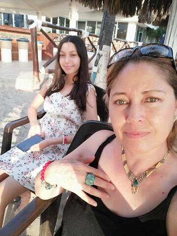 festejando el cumpleaños de mi hija