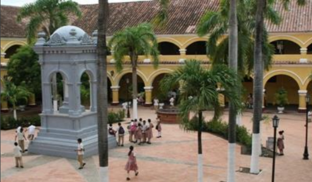 Escuela de San Pedro Apóstol